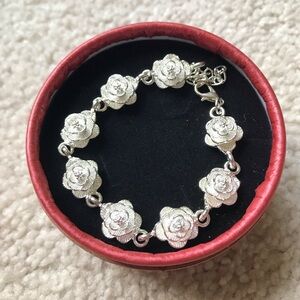 NWOT Elegant Silver-toned Rose Flower Bracelet with Gift Box